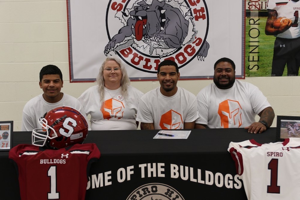  JOHNSON SIGNS WITH HENDRIX COLLEGE